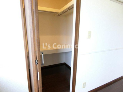 【収納】 | ＷＩＳＨ南光台 | ウォークインクローゼットでお荷物もすっきり収納。