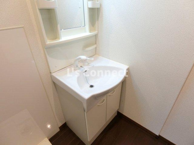 【洗面所】 | ＷＩＳＨ南光台 | 朝の支度もスムーズな独立洗面台。