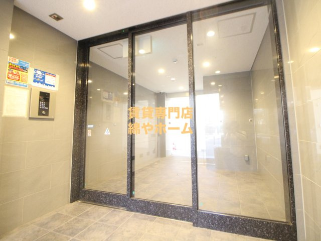 ノエラニー岸里のエントランス|建物の内部です