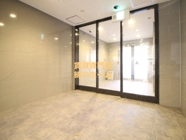 ノエラニー岸里のロビー|落ち着いたロビーです