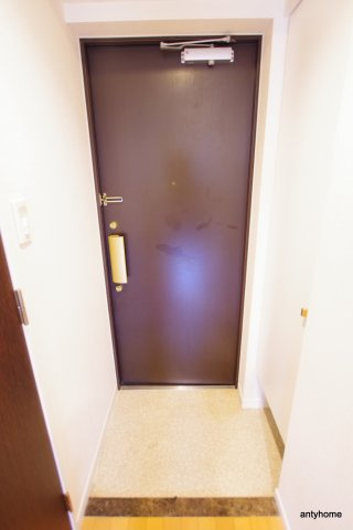 クレアート新大阪セレニティ　仲介手数料無料の玄関