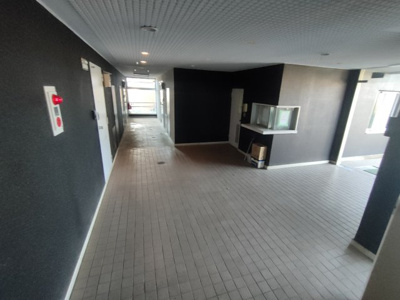 【ロビー】 | ロイヤルハイツ吉岡Ａ | 毎日通るロビーはこのようになっています