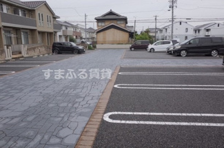 【駐車場】