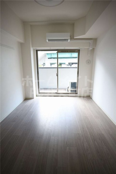 【居間・リビング】 | プレサンスOSAKA DOMECITYビーツ | ゆったり過ごせるリビングです