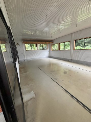 クレスト魚沼2の洋室