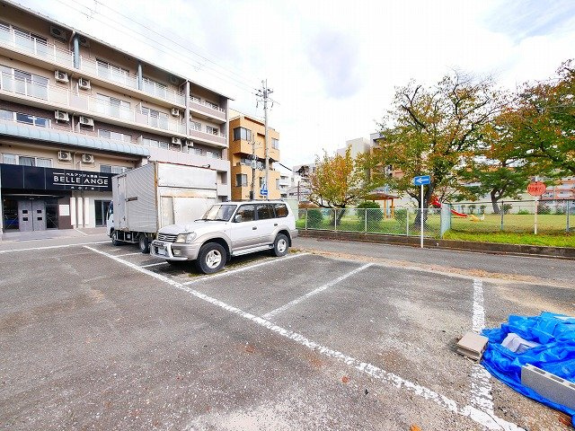 アルファパークスの駐車場