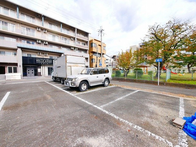 アルファパークスの駐車場