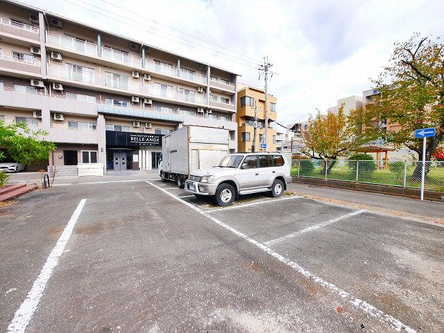 アルファパークスの駐車場