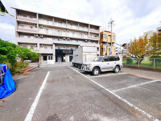 アルファパークスの駐車場