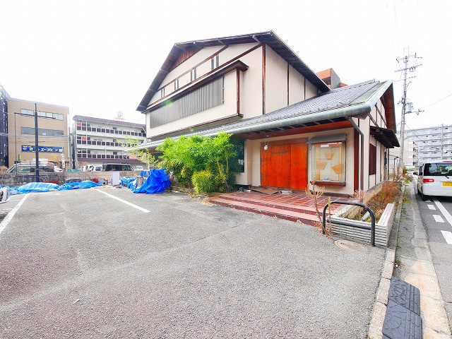 アルファパークスの駐車場