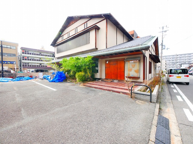 アルファパークスの駐車場