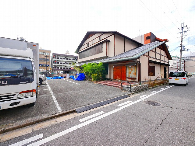 アルファパークスの駐車場