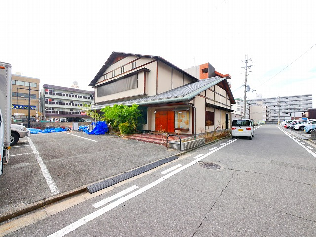 アルファパークスの駐車場