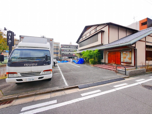 アルファパークスの駐車場