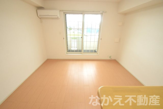 【居間・リビング】 | こちらの居間で趣味の時間をお楽しみください