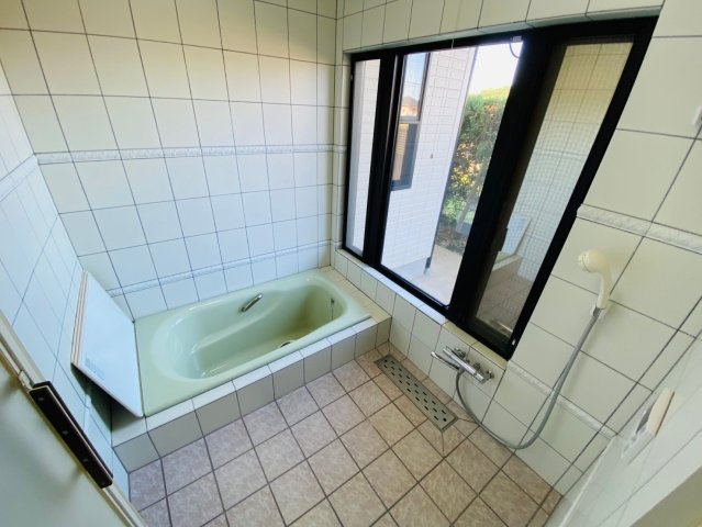 八街い　中古戸建の浴室