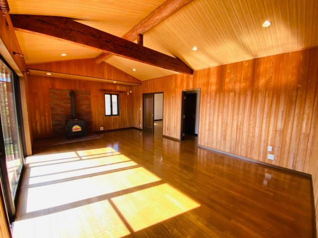 八街い　中古戸建の洋室