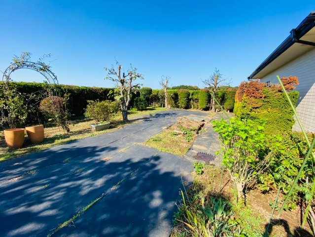 八街い　中古戸建の庭