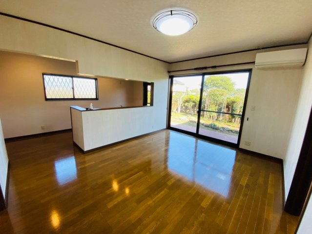 八街い　中古戸建の居間・リビング