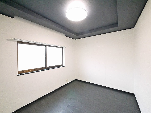 大和郡山市　新町　戸建賃貸の洋室