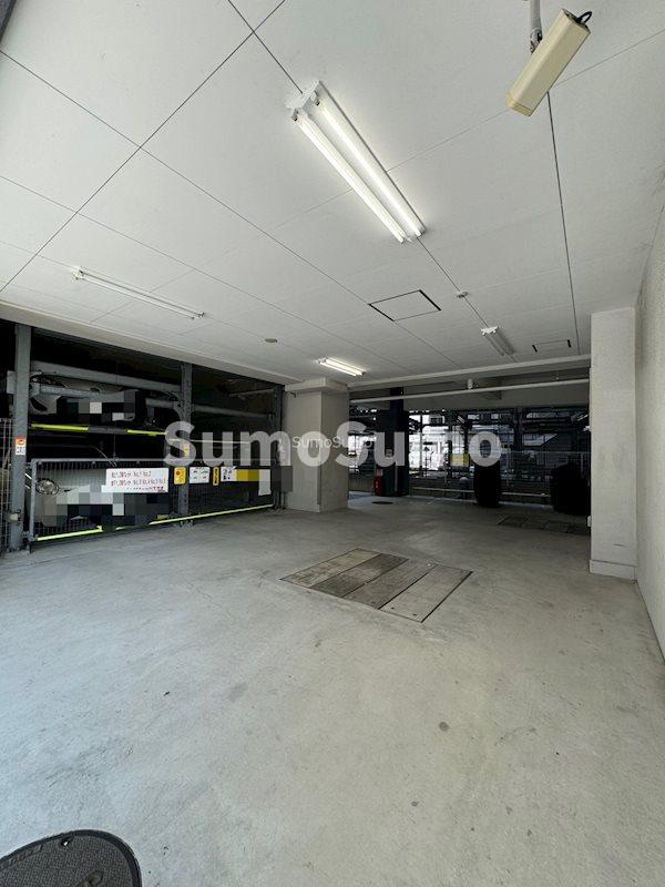 大阪市浪速区元町１丁目の賃貸マンションの駐車場