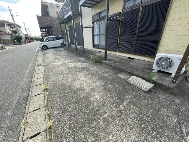 志賀ハイツの駐車場