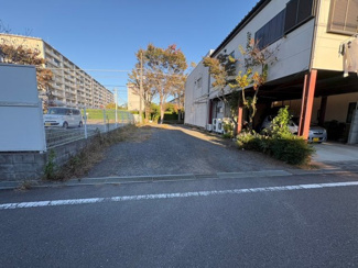 【前面道路含む現地写真】