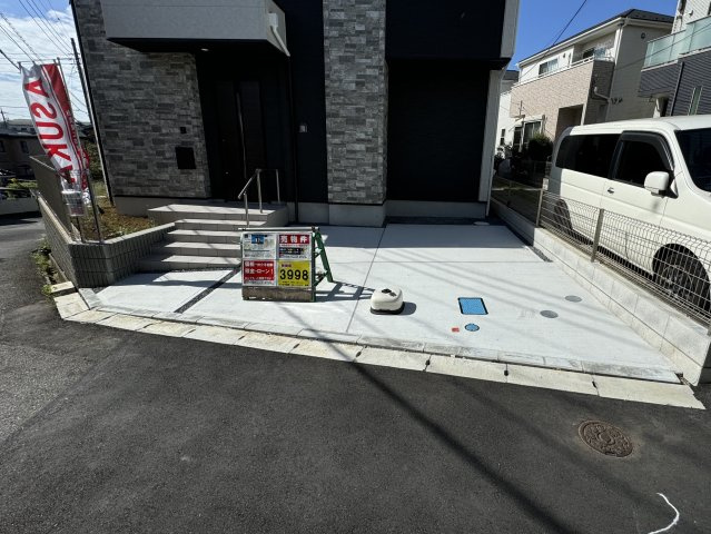 柏市増尾７丁目新築戸建【土小学校：10分】の駐車場|駐車スペース・並列２台駐車可