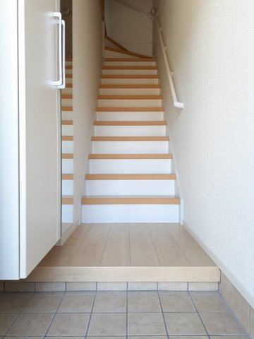 サニーヒル上見堂の玄関