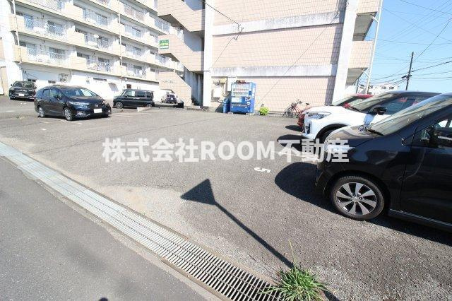 サンライズ東郷Ⅱの駐車場|カースペースがあります