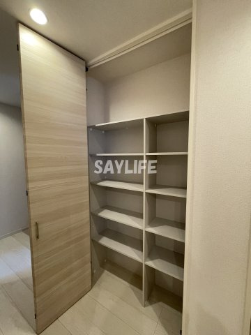 シャーメゾン　グランド　ビュイソンの収納