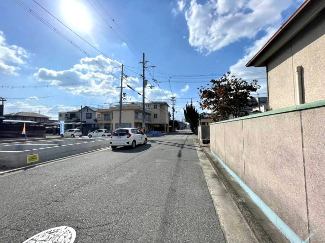 ルミエールタウン浜寺の前面道路含む現地写真