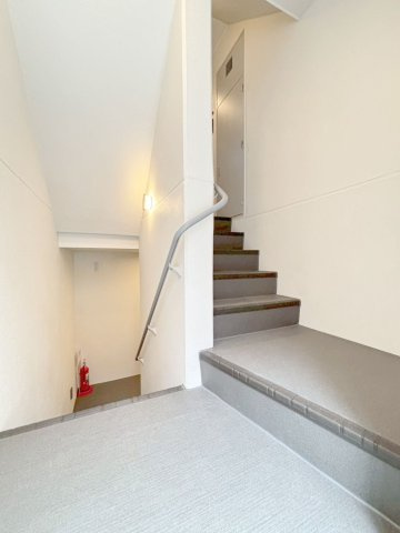 「防音マンション」Konomi　Nijyunibankan（コノミ二十二番館）のロビー|綺麗な内廊下です