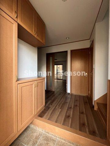 【玄関】 | 履物が雑多にならず、キレイな玄関スペースが保てるシューズBOX◎　
