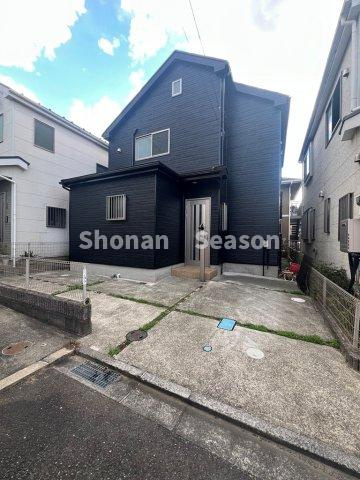 【周辺】 | 家族連れで賑わう「ジ・アウトレット湘南平塚」徒歩１１分の好立地◎　
エリアを出ずに、充実の湘南ライフが送れる住み心地も快適なお住まいです♪
