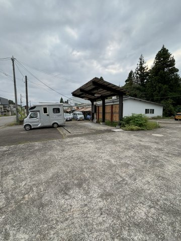 クレスト魚沼2の駐車場