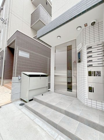 「防音マンション」Renaissance Jouer KIKUKAWAのエントランス|オートロック、宅配BOX完備です