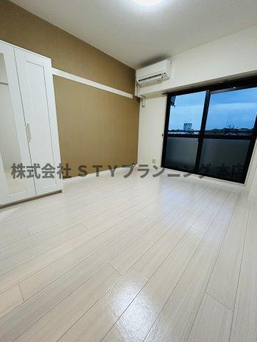 仲介手数料０円！リエス白鳥の居間・リビング