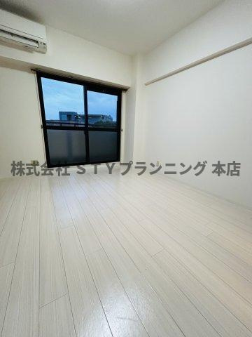 仲介手数料０円！リエス白鳥の居間・リビング