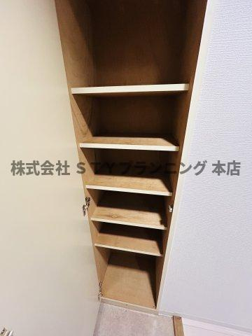 仲介手数料０円！リエス白鳥の収納