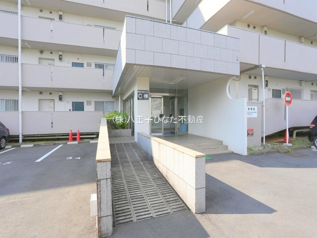 祝：成約済み　京王めじろ台マンション　C棟　八王子市　中古マンションのエントランス|～仲介手数料無料☆八王子ひなた不動産～京王めじろ台マンション