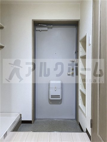 ハートフル野中2の玄関