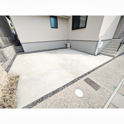 【駐車場】 | 若松町萱林戸建 | 駐車場に車を止められます