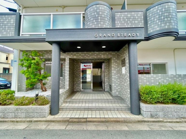 【エントランス】 | GRAND STEADY八戸ノ里 