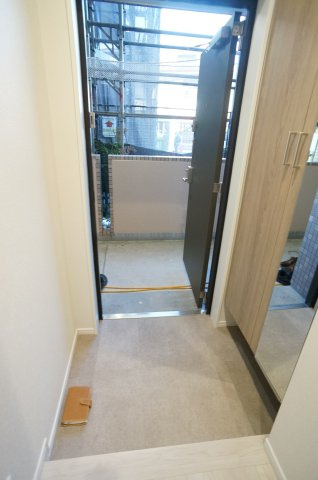 ハイタウン御殿山東の玄関