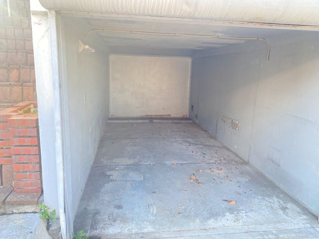 祝：成約済み　八王子市　元八王子町　中古戸建の駐車場|～仲介手数料無料☆八王子ひなた不動産～八王子市元八王子町　中古戸建