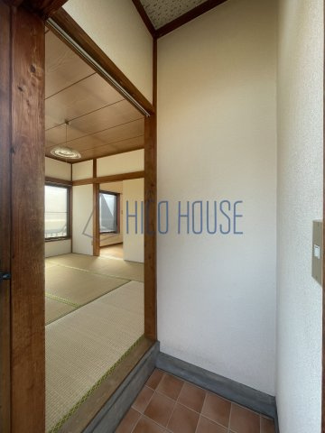 コーポカトレアの玄関