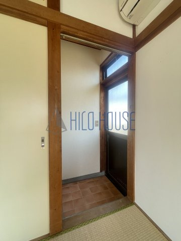 コーポカトレアの玄関