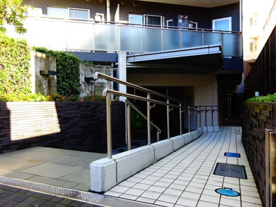 【エントランス】 | グローリオ明大前