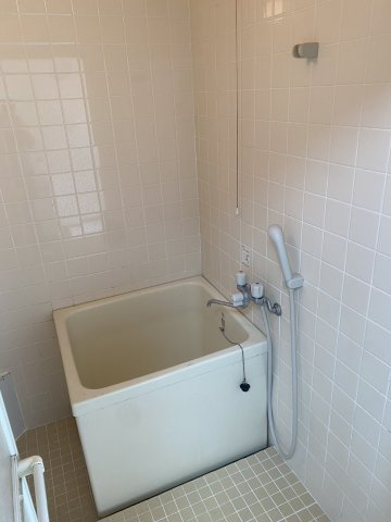 【 貸主 】西区久保町　貸家の浴室|（2024年11月撮影）